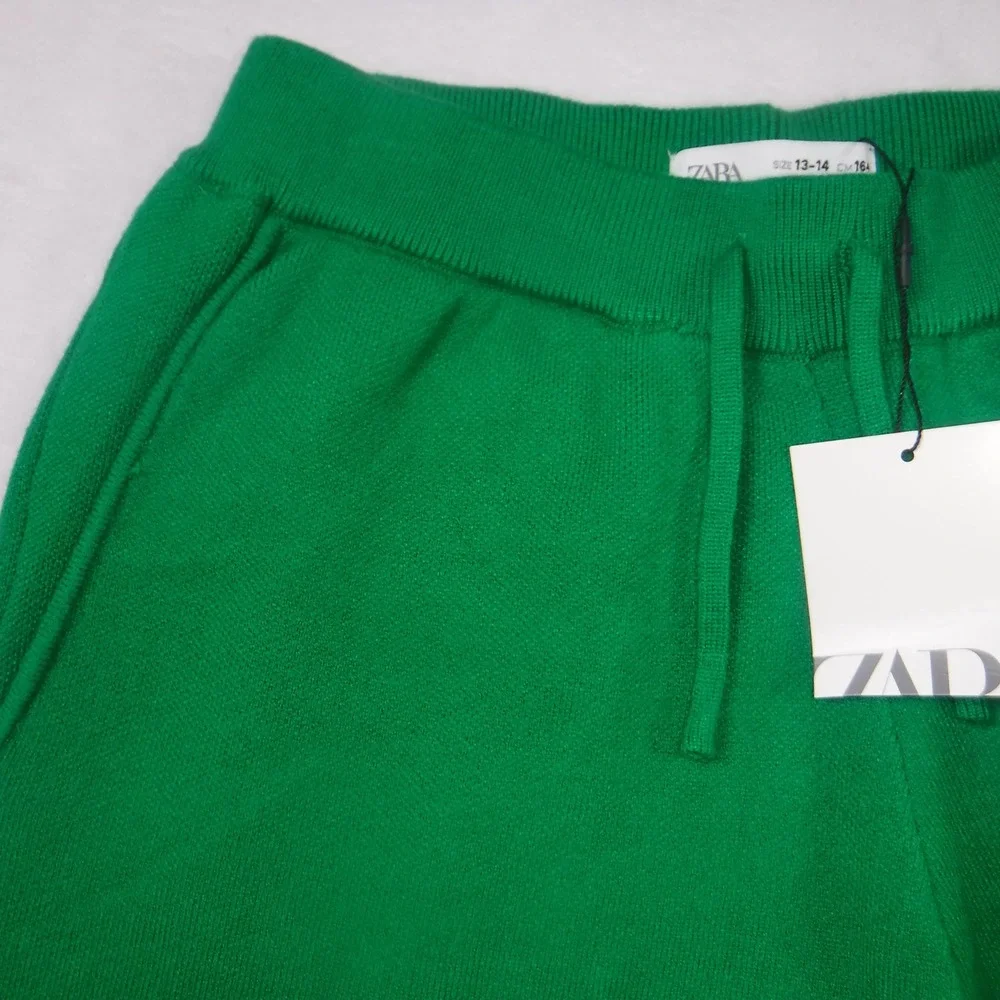 Zara Green Knit Shorts Drawstring Elastic Waist Wide Leg Juniors Size 13-14  NEW